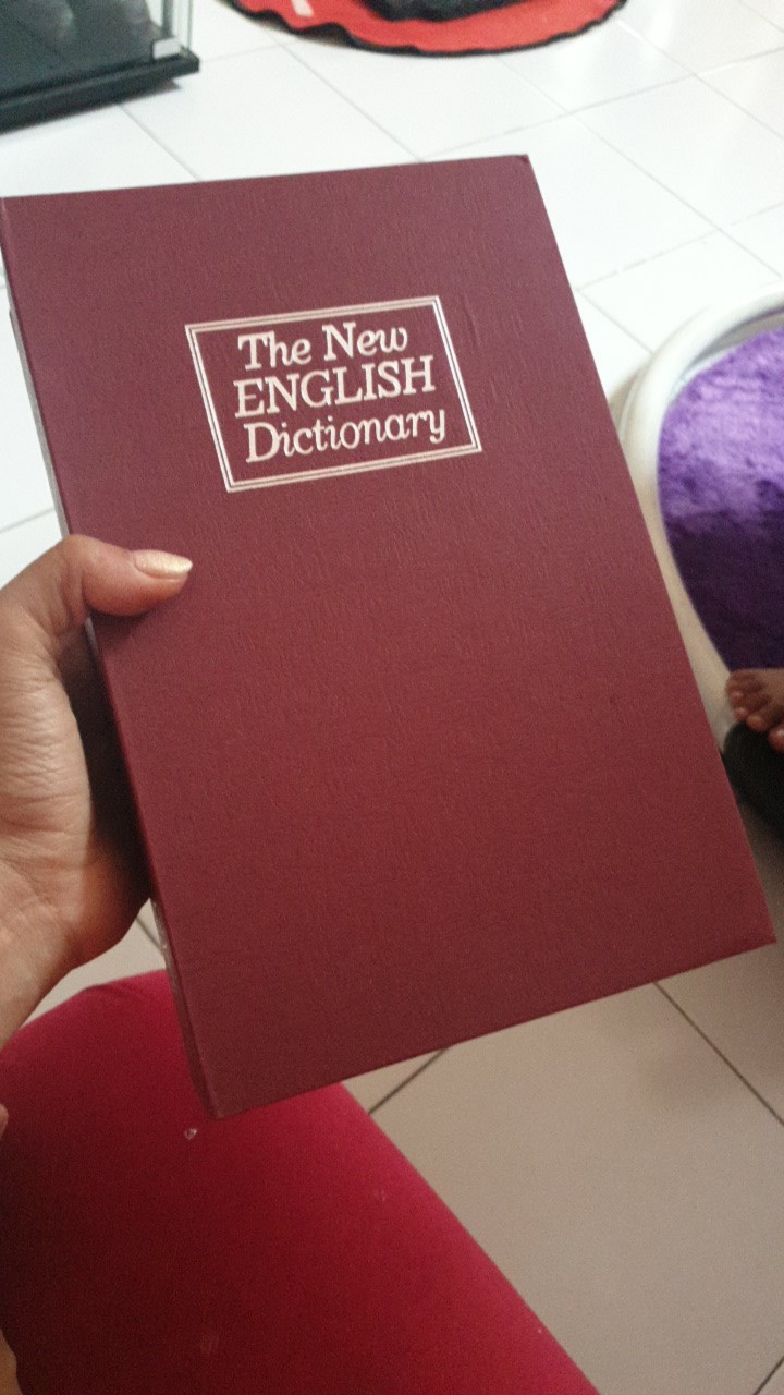 Brankas Mini Kotak Rahasia Unik Buku Brangkas Bentuk Buku Bamus Ukuran M  Warna Merah G808