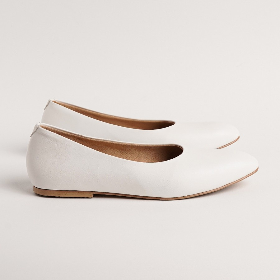 Sepatu Flat Pantofel Wanita ZVT 193 Putih Size 41 45