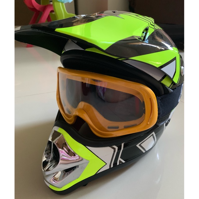 Preloved Helm cross anak KYT dan google