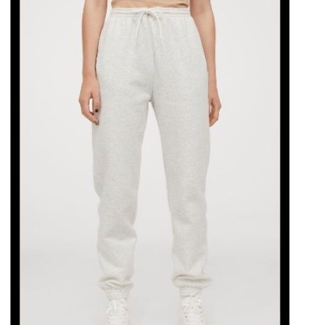 

PRELOVED HNM SWEATPANTS (jual rugi) SIZE XS, masih baru, no cacat, gratis paper bag H&M