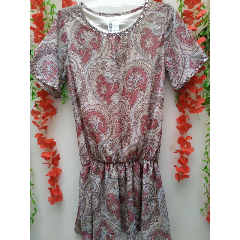 Dress pink bermotif