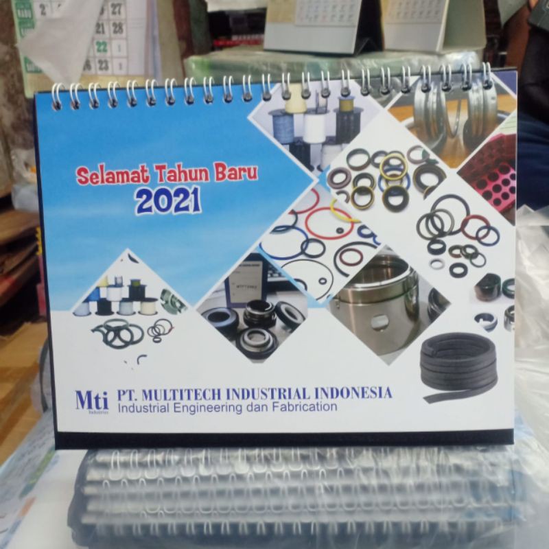 

kalender meja castum 2024 doff