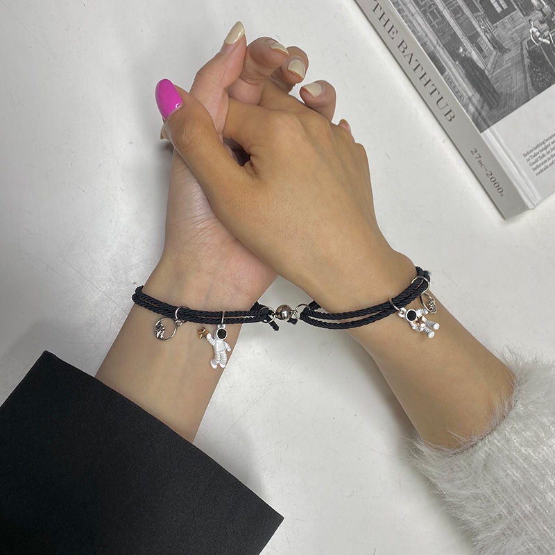 Prettygood2 Pc Korea Ins Gelang Astronot Pasangan Rantai Magnet Gelang Dikepang Cinta Hadiah Lucu - GOOD