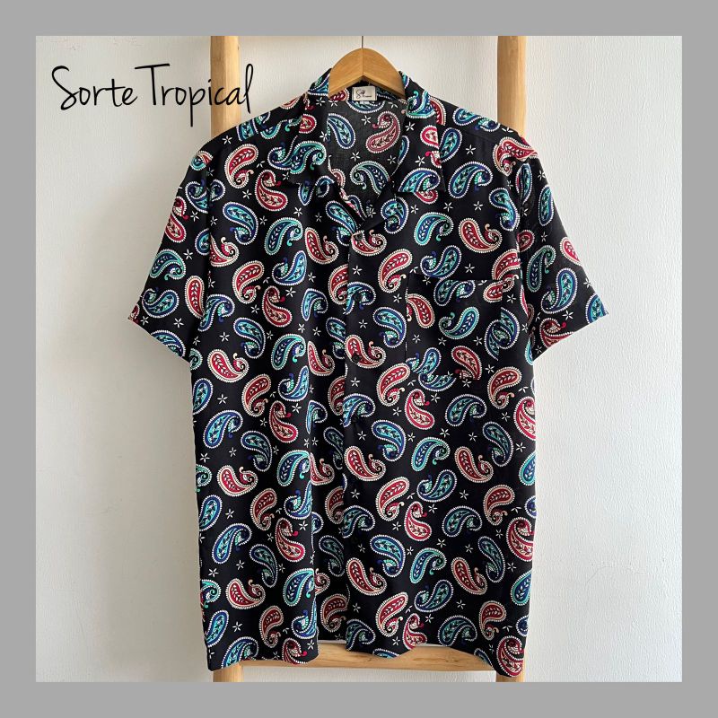 Baju Kemeja Pantai Hawaii Hawaiian Pria Wanita Casual Motif Paisley