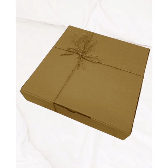 

Gift Box / Hampers / Kotak Kado / Packaging Kado