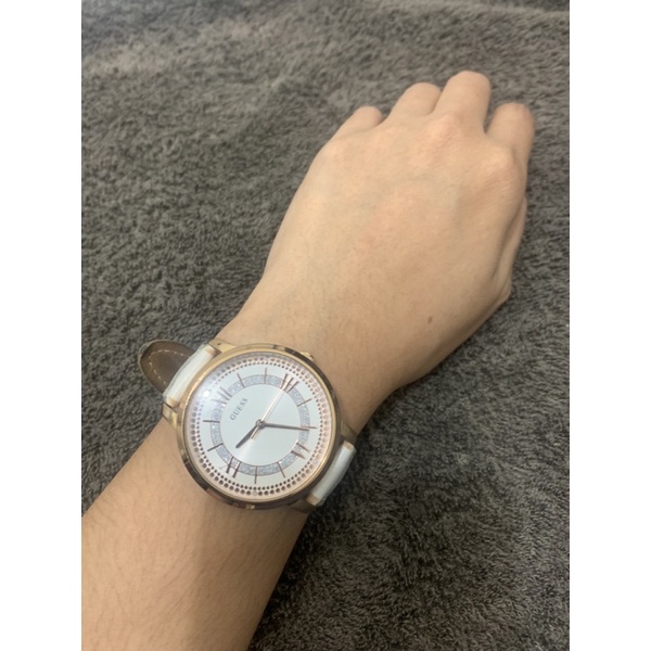 Jam Wanita Guess Putih (Preloved Pribadi)
