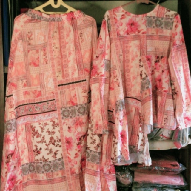 Setelan rok merk SOIRA motif bunga PREMIUM (SALE HABISIN STOK KARNA SISA 1)
