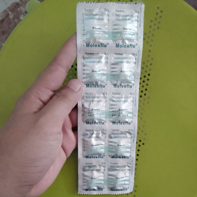 MOLEXFLU® Kaplet (Obat Flu, Pilek, Hidung Tersumbat, Demam, Sakit Kepala)