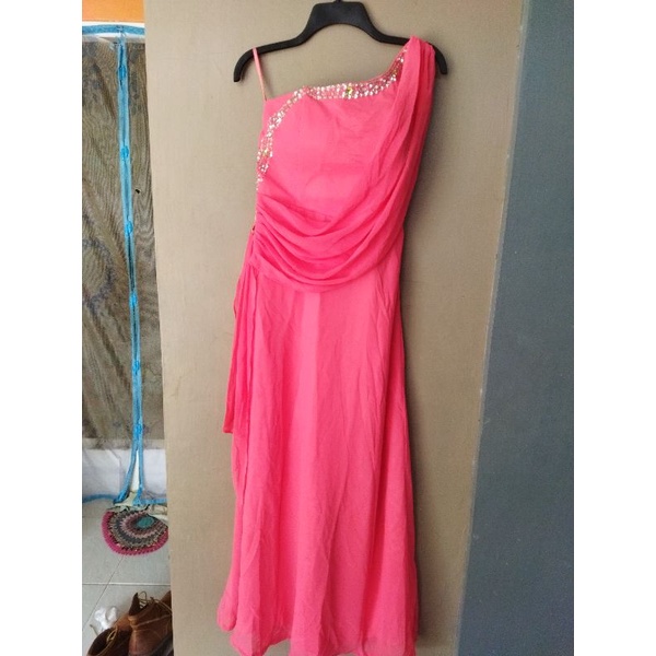 gaun pesta bekas / gaun pesta preloved / dress pesta bekas / dress pesta preloved