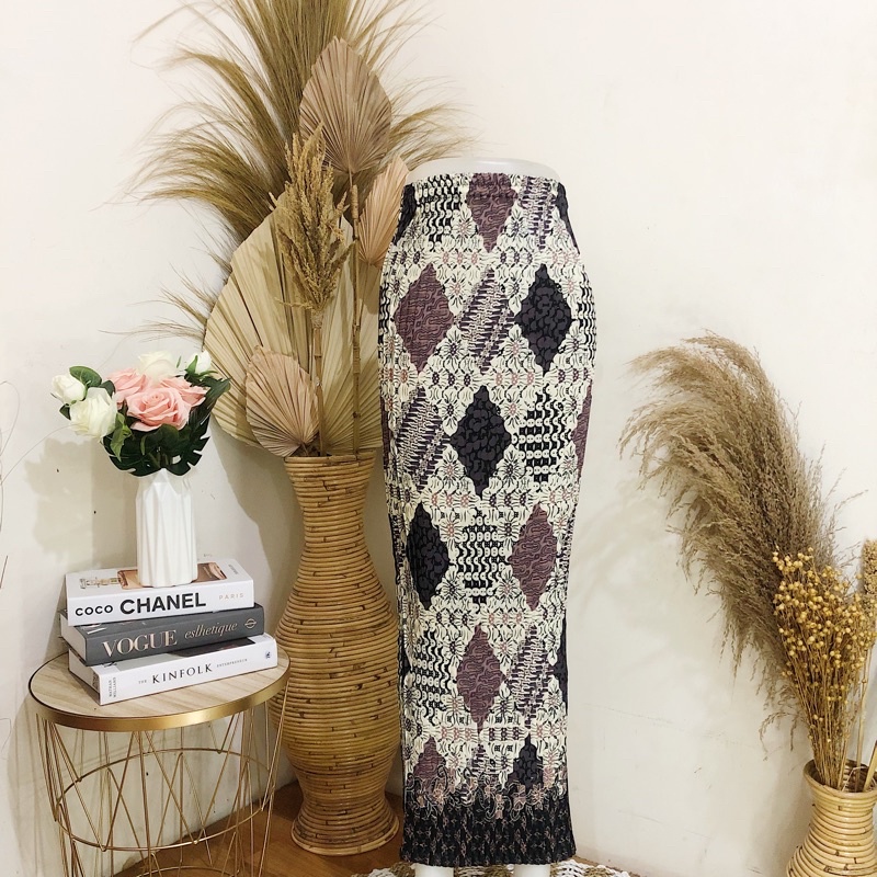 Rok Batik Plisket Fit S - JUMBO All Size-Catur Hitam