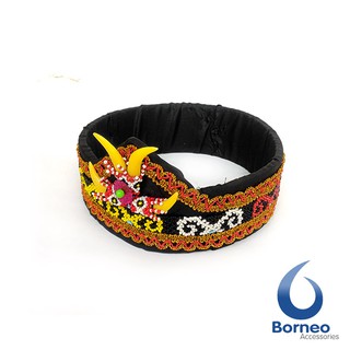 Hiasan Kepala Topi Adat Khas Suku Dayak Kalimantan Hiasan Kepala Topi Adat Khas Suku Dayak Kalimantan