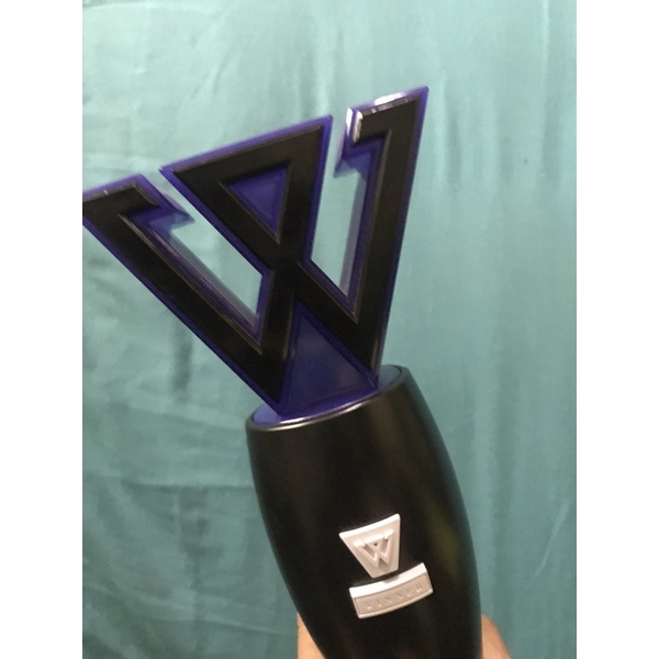 [BOOKED] LIGHTSTICK WINNER BLACK VER. 1