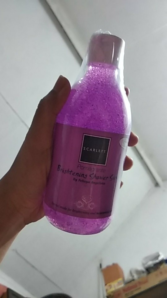 Scarlett Pomegrante Whitening Body Shower By Felicya Angelista