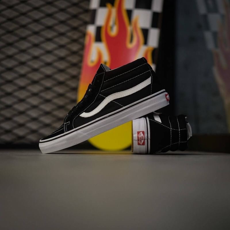 

VansSk8MidReissueBlack/White