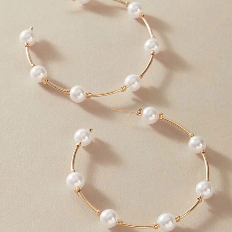 Anting Hoop Besar Aksen Mutiara Imitasi Bahan Alloy Untuk Wanita