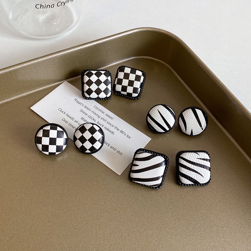 Shuling S925 silver needle Retro Checkerboard Earrings Fashion Super Nice Stud Earrings