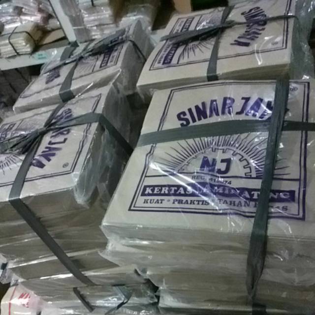 POTONGAN HARGA Kertas pembungkus nasi 19 x 19 sinar ungu 250 pcs