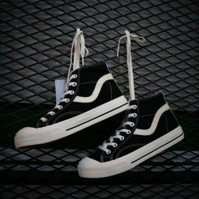 VENTELA PUBLIC & BTS 70S HITAM PUTIH  SERIES PUBLICBNAT HIGH  VENTELA VENTELA VENTELA VENTELA PUBLIC