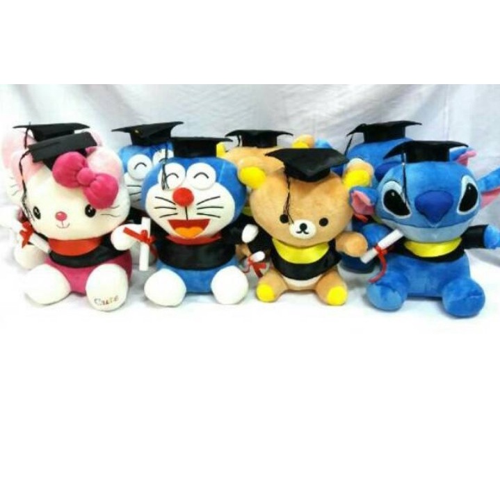 Boneka wisuda toga sarjana