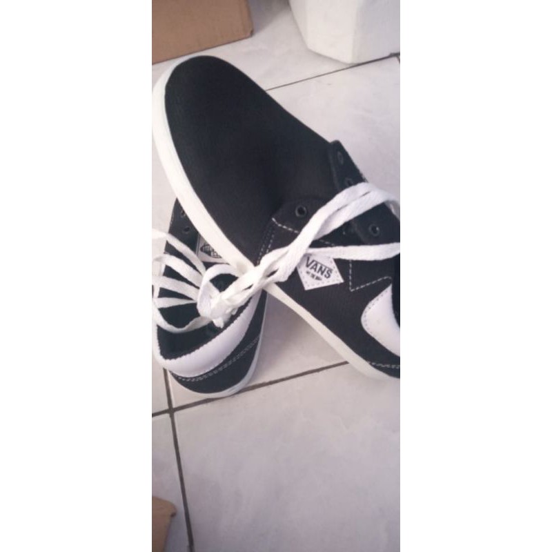 sepatu vans
