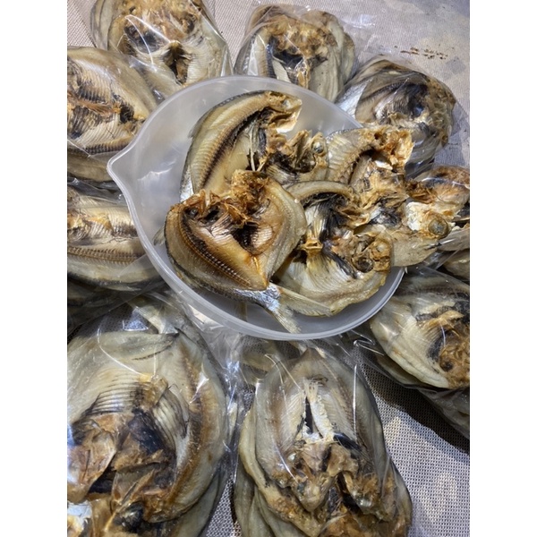 

ikan kering khas kendari ( ikan wasi)