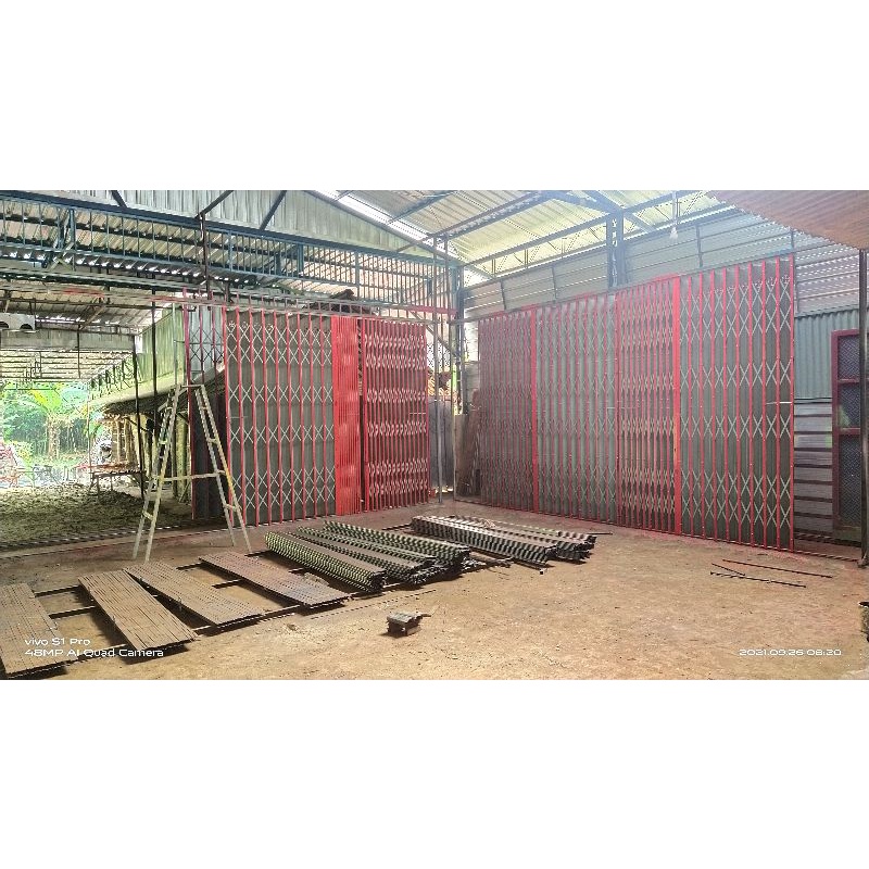 pintu besi harmonika.(garasi)