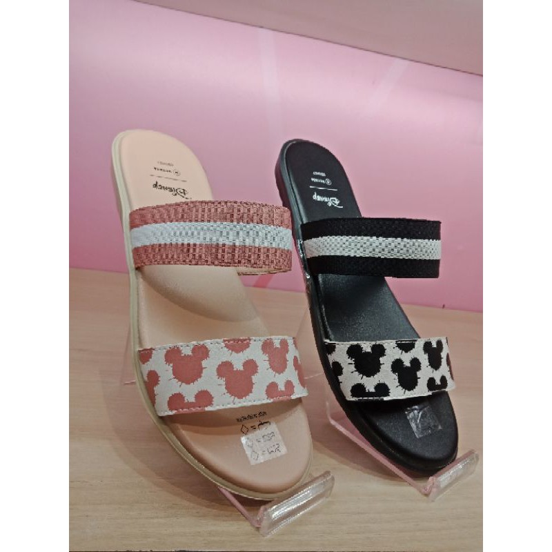 sandal nevada disney