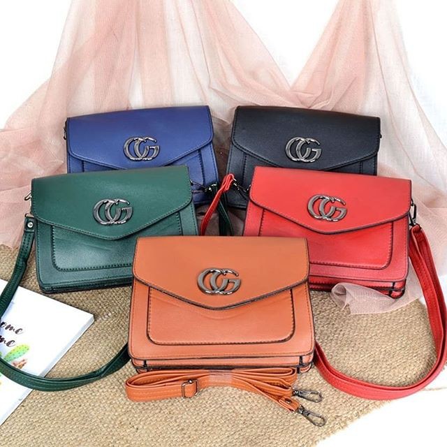 Tas Selempang Bolak Balik Logo CG Wanita Import 3150-1