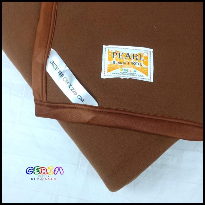 Selimut Hotel Polos Pearl Coklat 180X220 Camel