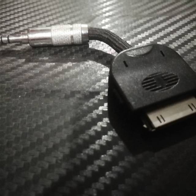 LINE OUT DOCK MUSIC IPHONE