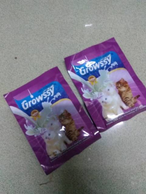 Susu Kucing Growssy Kitten dan Indukan Kucing