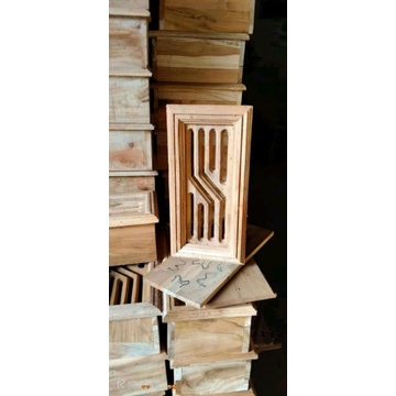 ventilasi udara kayu jati