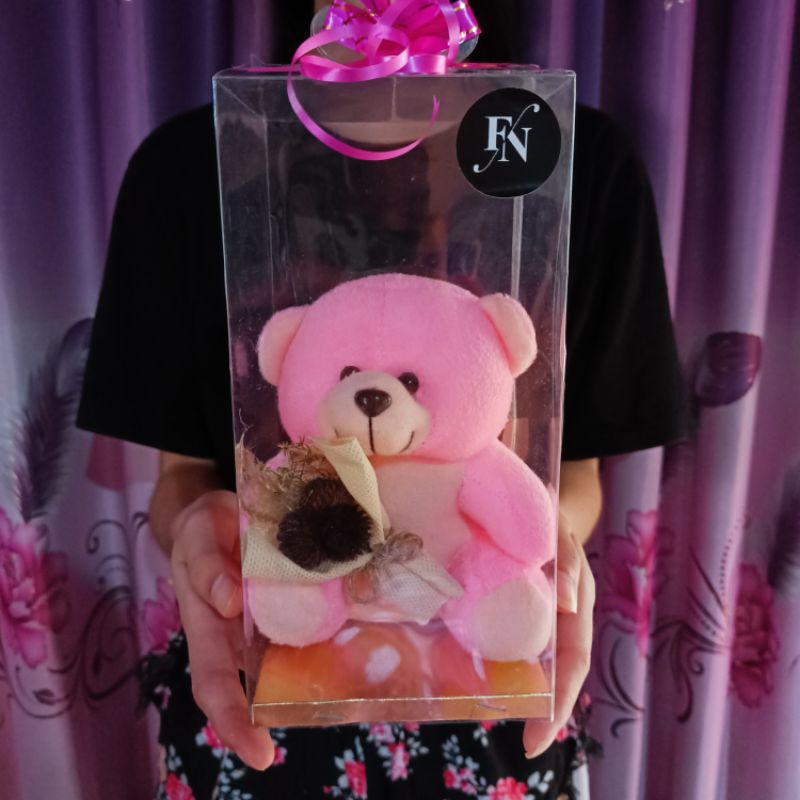 Boneka beruang with mini bouquet