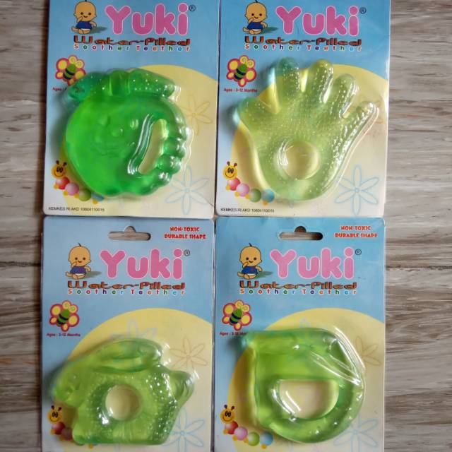 YUKI Water Filled Soother Teether / Mainan Gigitan Bayi