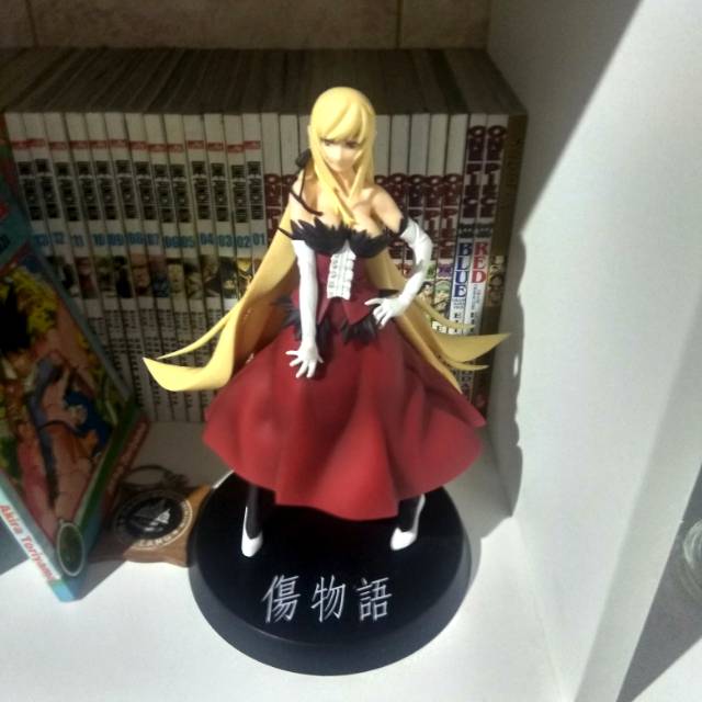 Action figure Oshino Shinobu (kiss-shot ver)