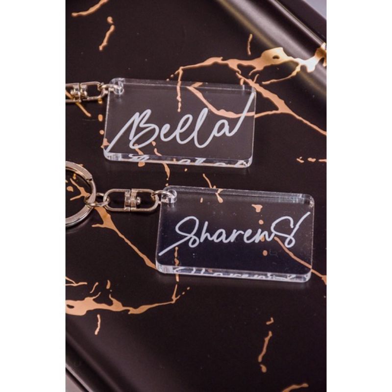 gantungan kunci nama ukiran akrilik