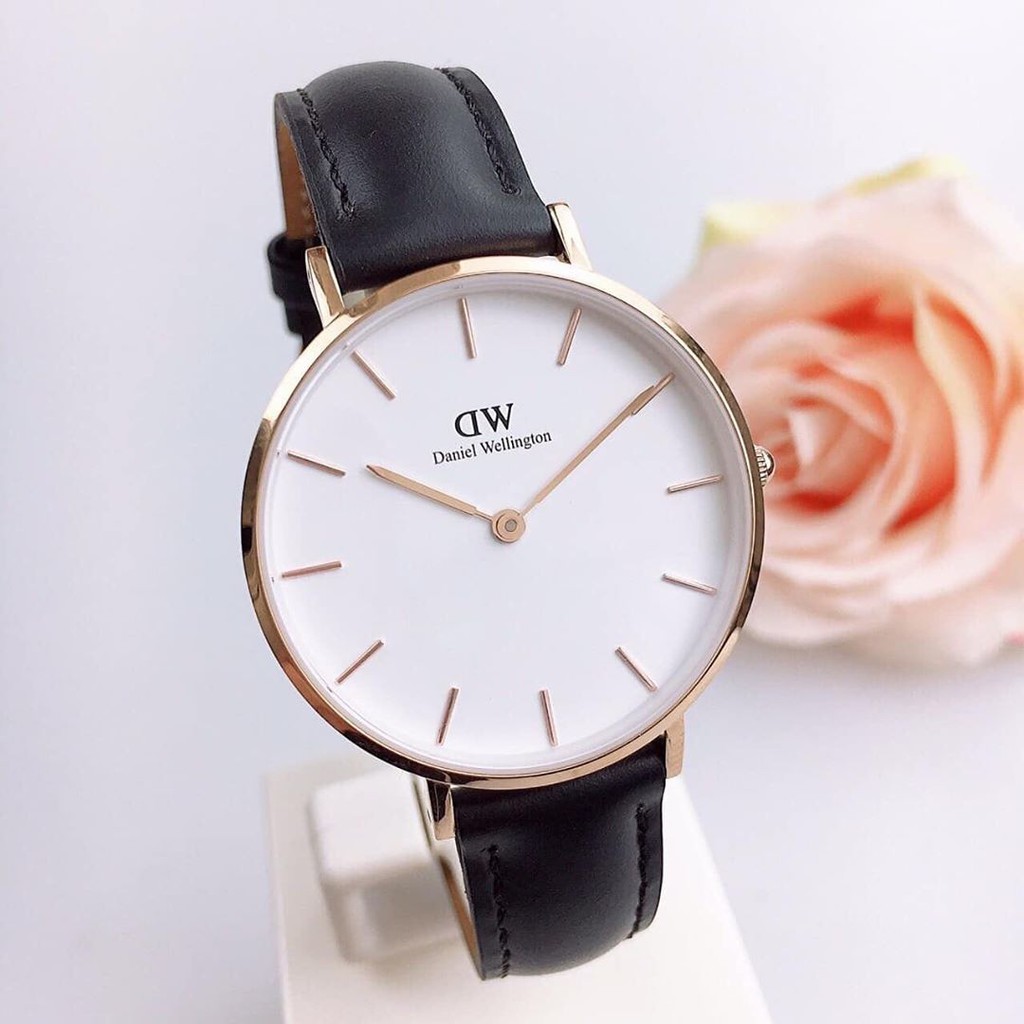 (Original 100% / Garansi 2 Thn) Jam Tangan Daniel Wellington Original Wanita Petite Kulit Free Request Kartu Ucapan / Jam Tangan DW Original