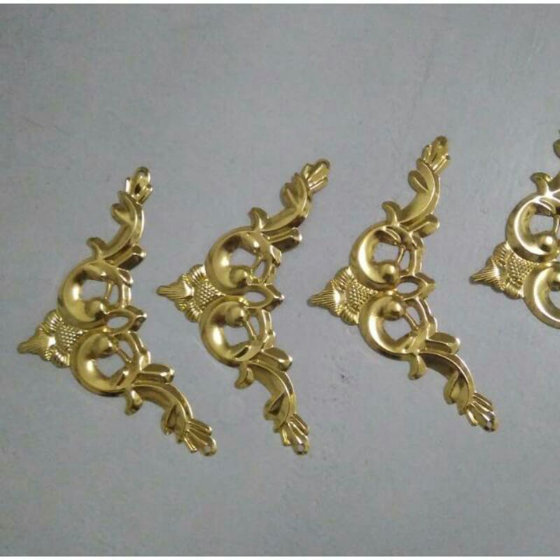 (per biji)Charm aksesoris hiasan sudut besar ,siku hantaran,mahar,lempengan sudut pigora warna gold emas