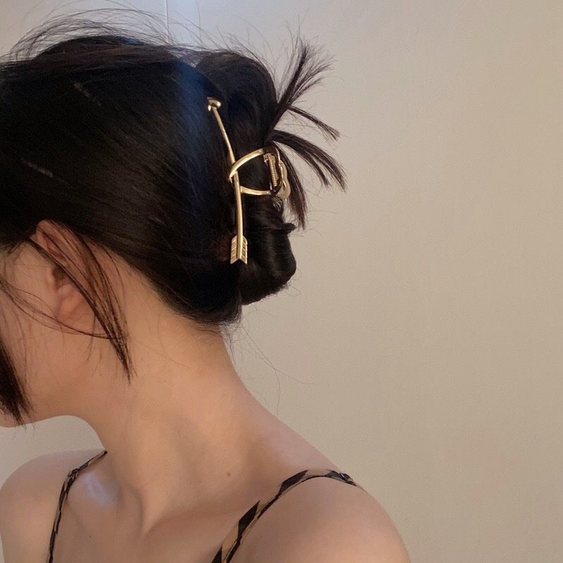 LOVE ARROW HEART METAL HAIRCLIP GLOSSY SHINY GOLD SILVER JEPIT JUMBO EMAS JEPITAN RAMBUT KOREA BESAR KUAT KETAT JEDAI WANITA ANAK CEPOL HAIR CLAW CLIP CAKAR PANAH SHARK ELEGAN
