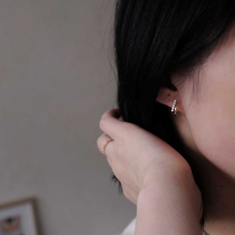 Anting Hoop Bahan Titanium Steel S925 Hias Kristal Berlian Gaya Korea Untuk Wanita