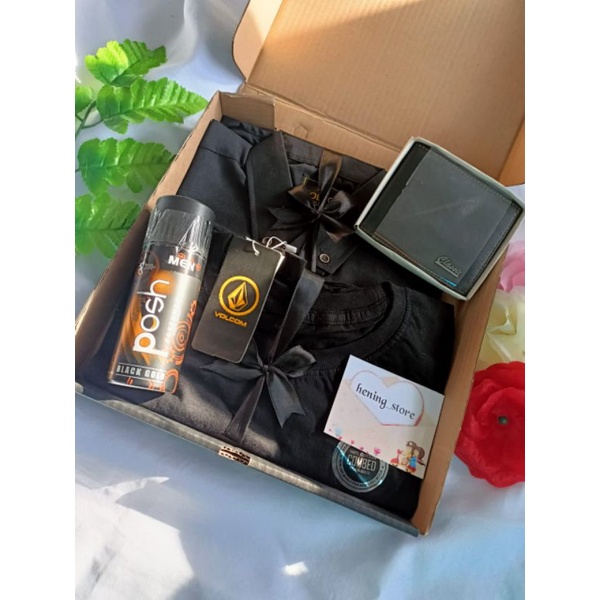 

Kado Graduation, birthday,ulang tahun cowo, Hampers lebaran,kado untuk ayah,guru,pacar
