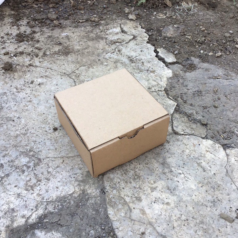 

KARDUS BOX DIE CUT UK 10x10x5 CM KARTON POLOS