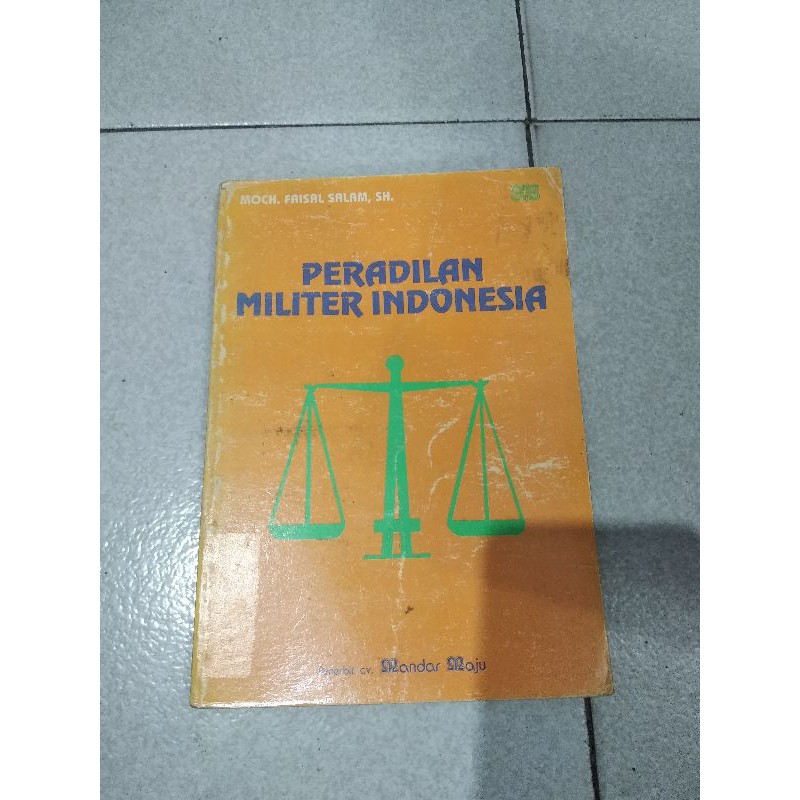 

buku original - peradilan militer Indonesia oleh moch faisal salam