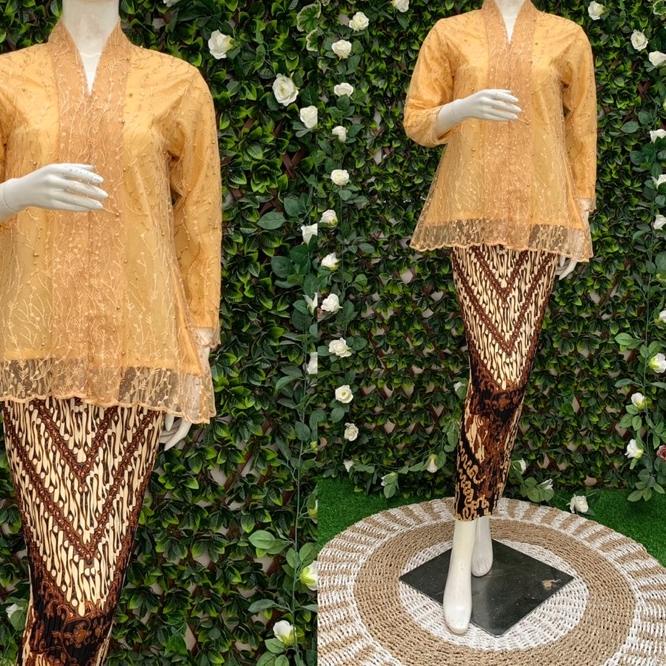➶ Kebaya modern / Kebaya brukat / Kebaya wisuda / Kebaya remaja / Kebaya terbaru ❂