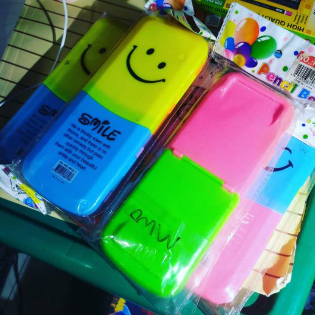 

Tempat Pensil Plastik SMILE (Hard)