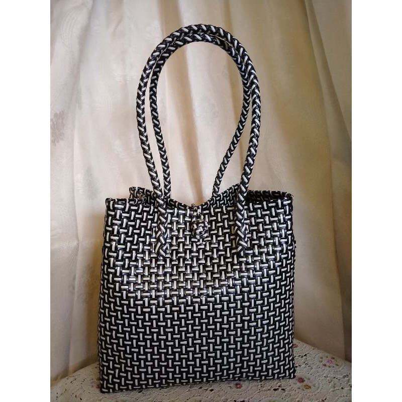 Tas Anyam Jali Size M / tas anyam jali Kekinian (motif putih di tengah)