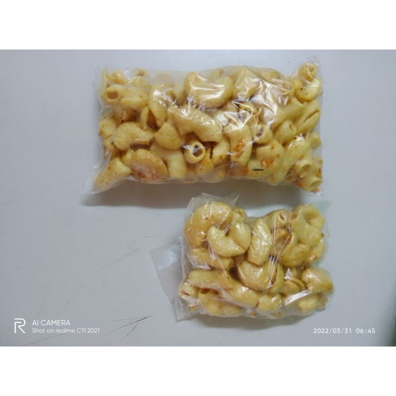 

kerupuk Makaroni Pedas