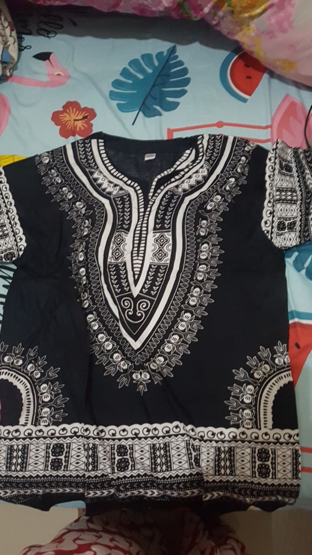 Kaos Dashiki - Kaos Batik Motif Biku Hitam Putih - Ukuran L