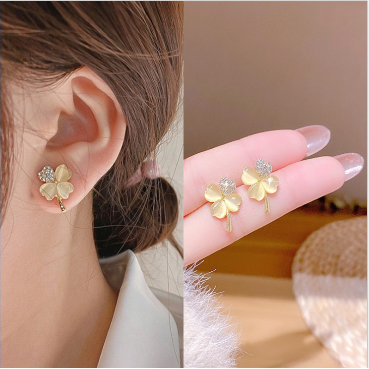 Versi Korea Dari Mode Baru Anting Butik Sayap Kecil Dan Serbaguna