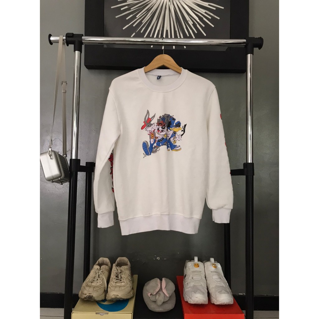 H&amp;M Crewneck Looney Tunes / Sweater HnM Original Pria Wanita